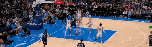 无所不能！兰德尔封盖SGA&amp;进攻端予取予求两节半已经砍下26+5+5