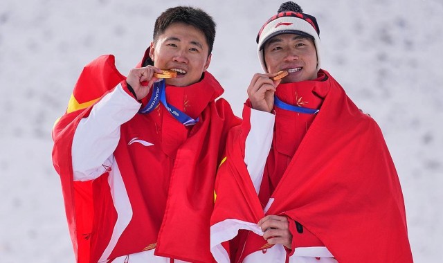 C7入口-体坛联播｜中国队今日再冲两金，短道速滑追平历届最差成绩